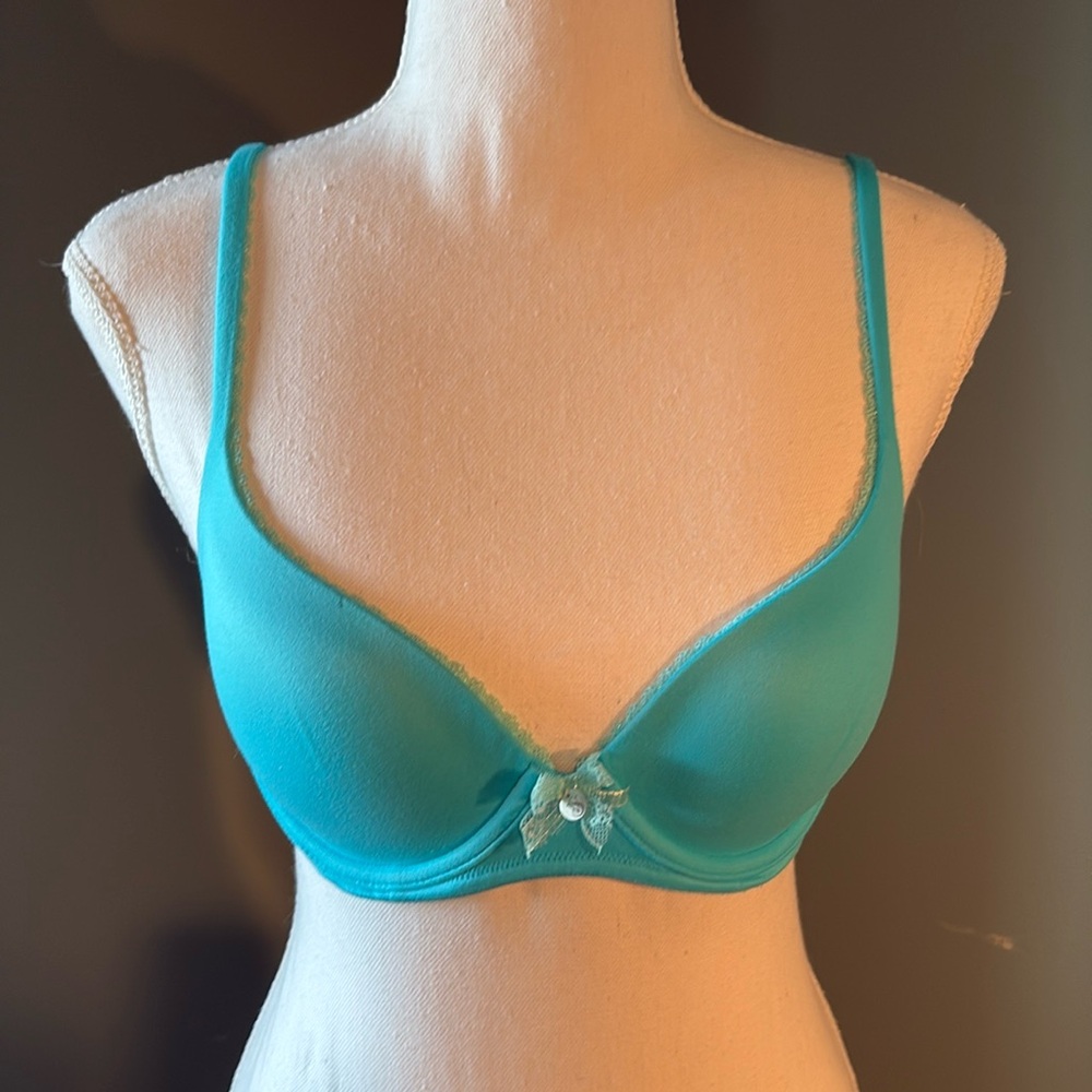 Victoria’s Secret bra. Size 34B
